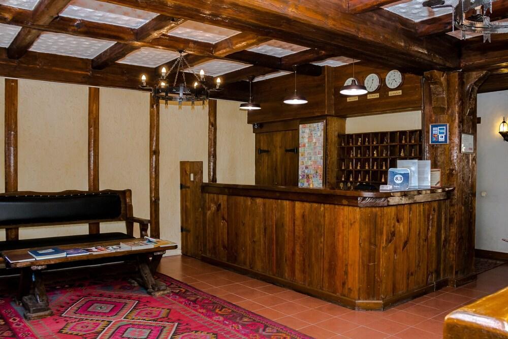 Saraishyq Hotel Алма Ата Екстериор снимка