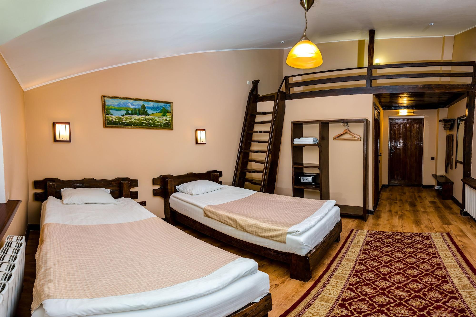 Saraishyq Hotel Алма Ата Екстериор снимка