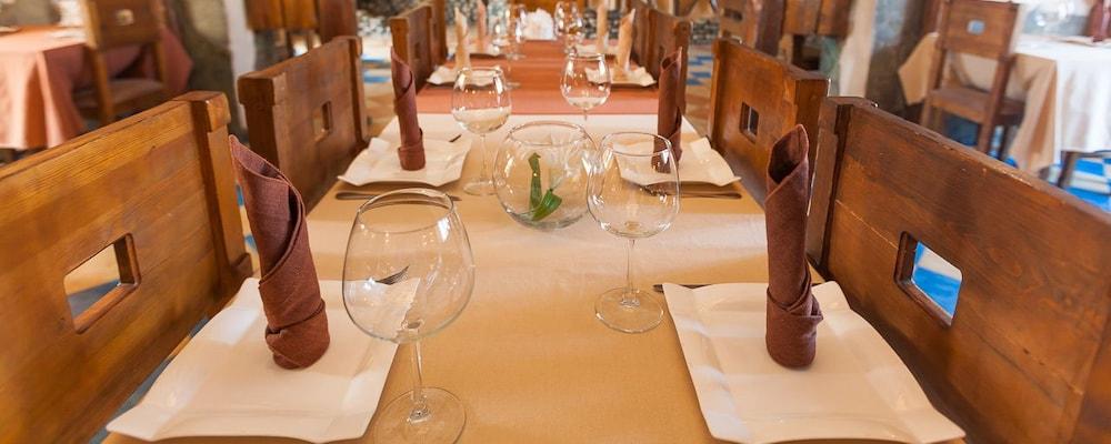 Saraishyq Hotel Алма Ата Екстериор снимка