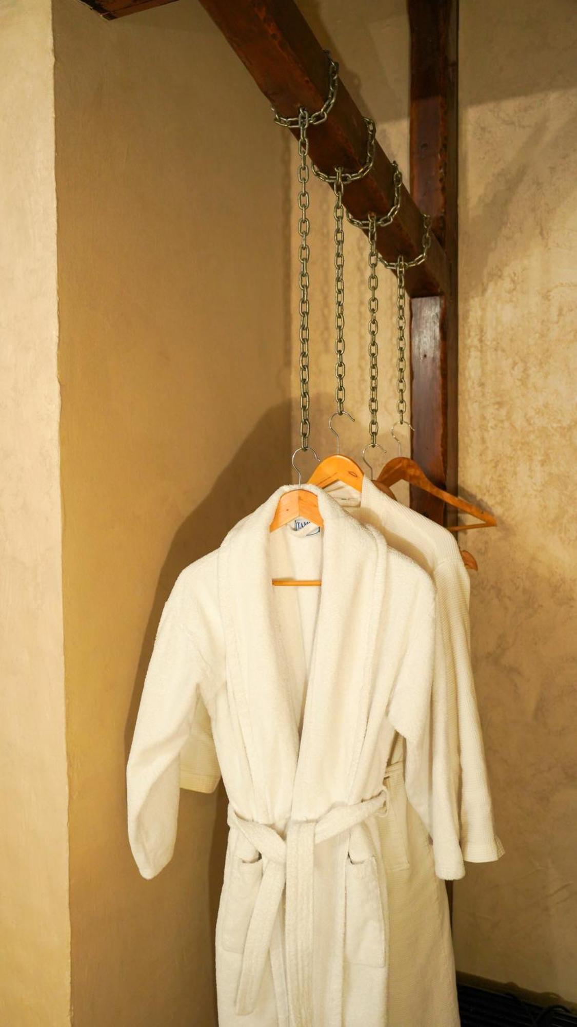 Saraishyq Hotel Алма Ата Екстериор снимка