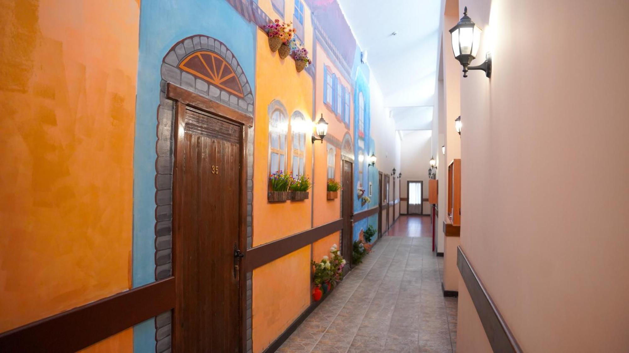 Saraishyq Hotel Алма Ата Екстериор снимка