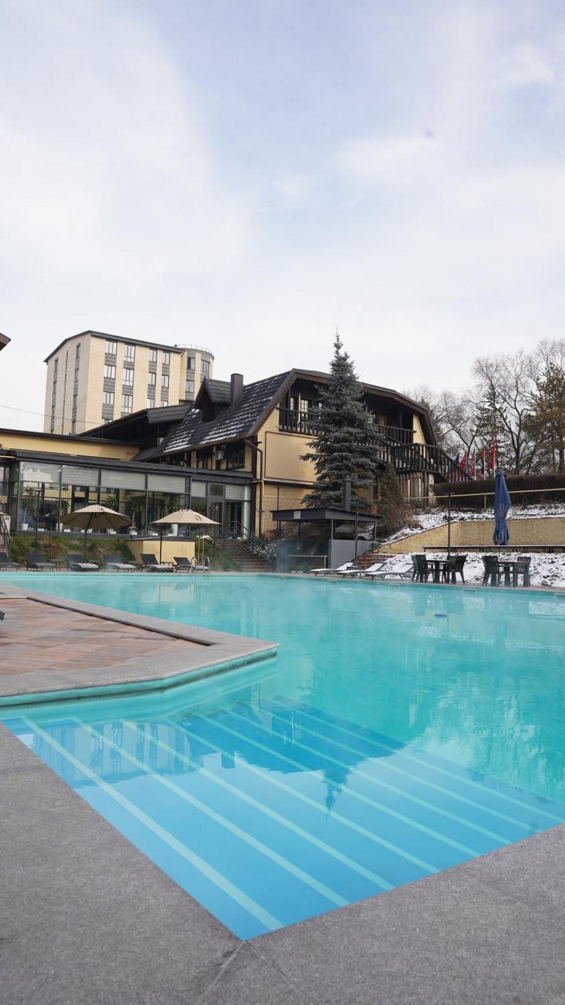 Saraishyq Hotel Алма Ата Екстериор снимка