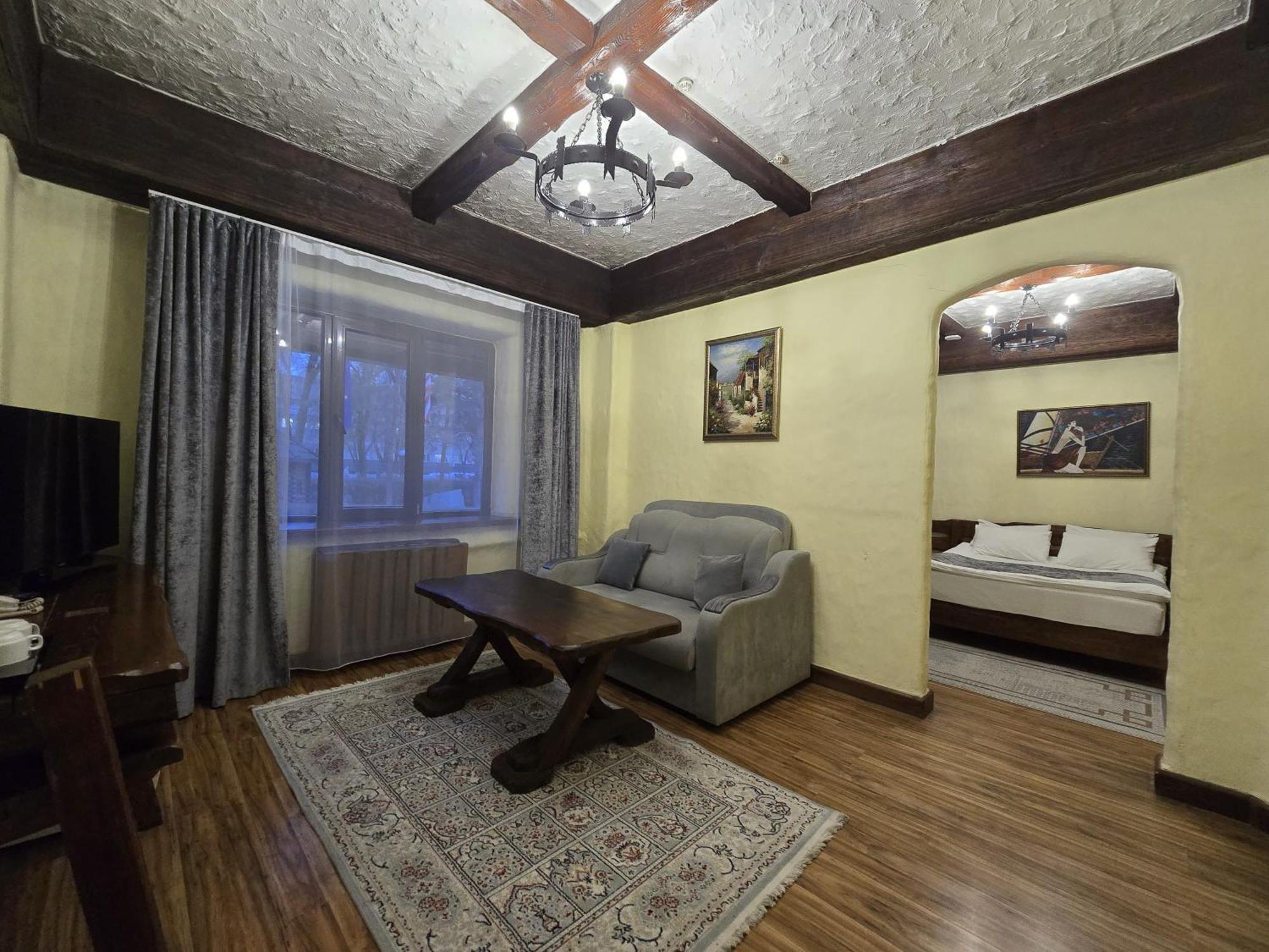 Saraishyq Hotel Алма Ата Екстериор снимка