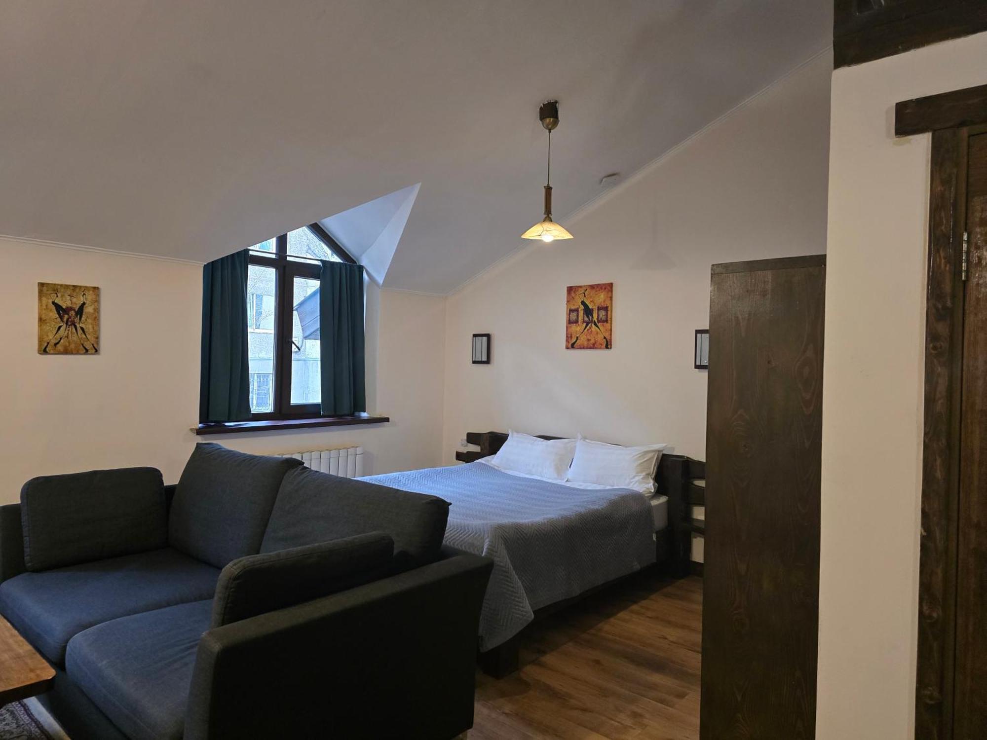Saraishyq Hotel Алма Ата Екстериор снимка